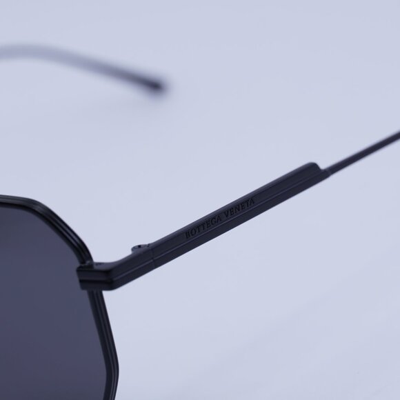 Bottega Veneta BV1012S 001 Sunglasses Black Aviator Frame, Grey Lenses